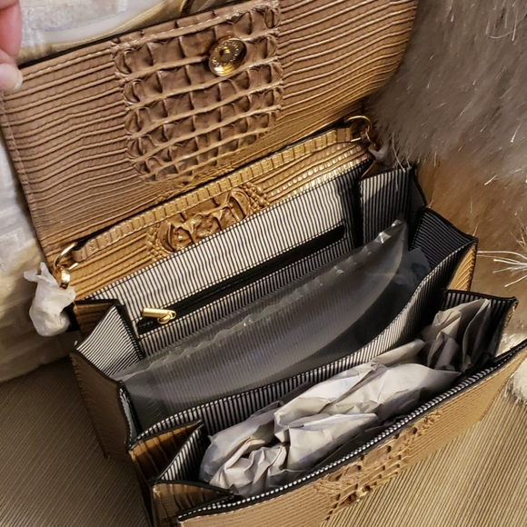 Croc Embossed Sunset Crossbody Bag - Picture 16 of 16